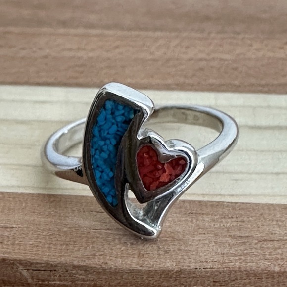 Artisan Crafted Jewelry - Vintage Southwestern Style Heart Ring Size 5 Turquoise Coral Inlay Silver Tone